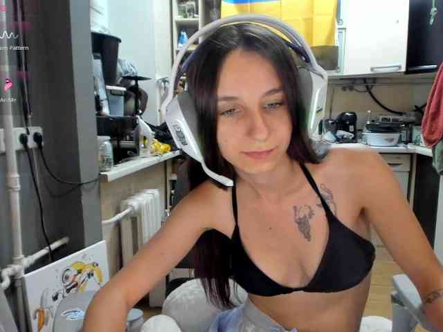 KikNika bongacams live cam model