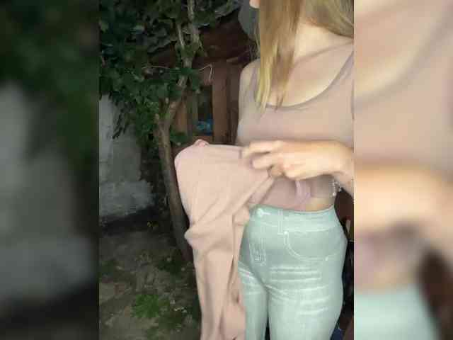 Sun-Moon bongacams live cam model