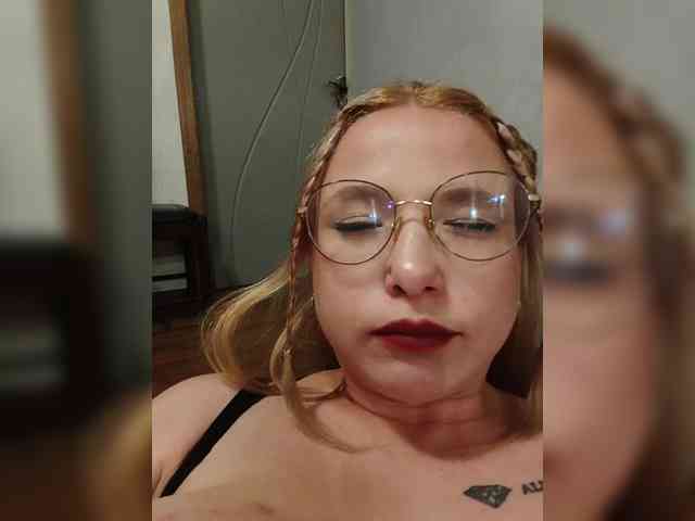 viktoriasinelnikova bongacams live cam model