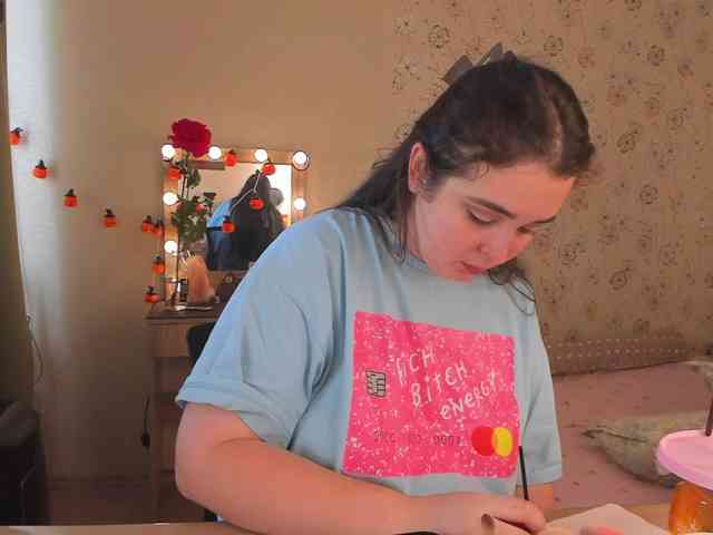 Alicenextdoor bongacams live cam model