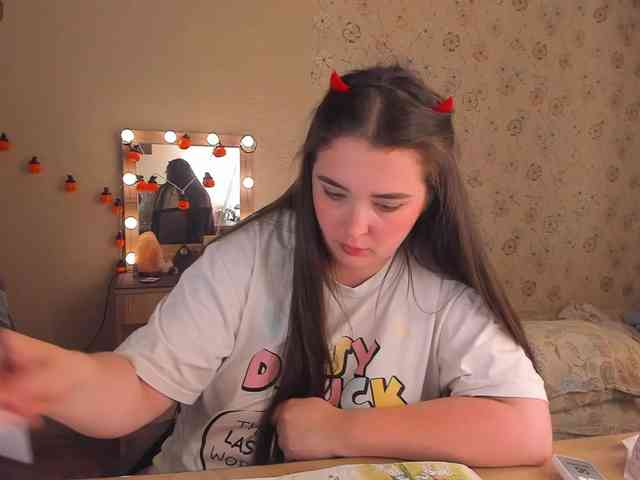 Alicenextdoor bongacams live cam model