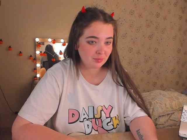 Alicenextdoor bongacams live cam model