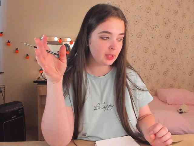 Alicenextdoor bongacams live cam model