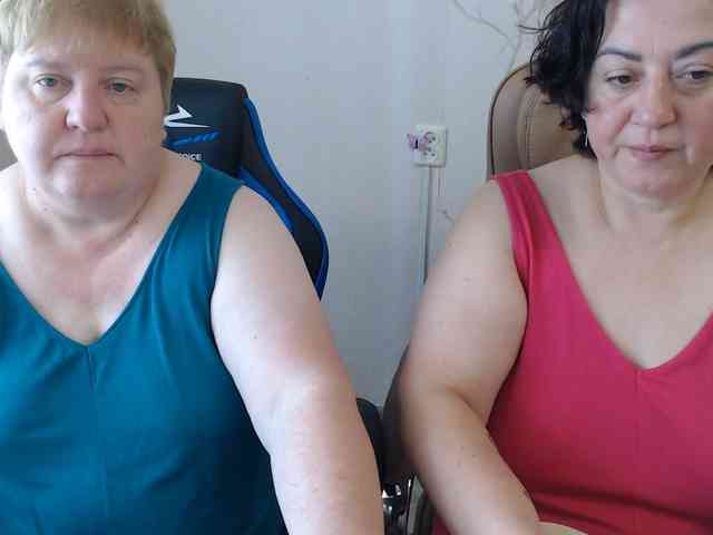 XMollyJaneEX bongacams live cam model
