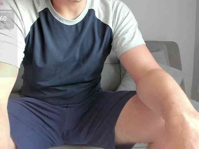 Buzzyd bongacams live cam model