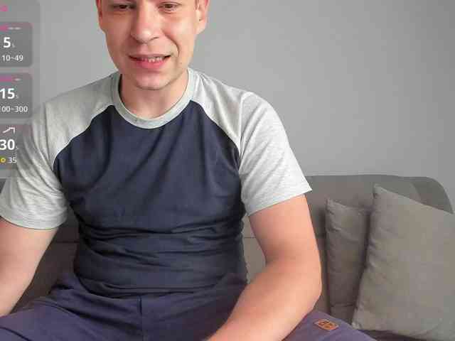 Buzzyd bongacams live cam model