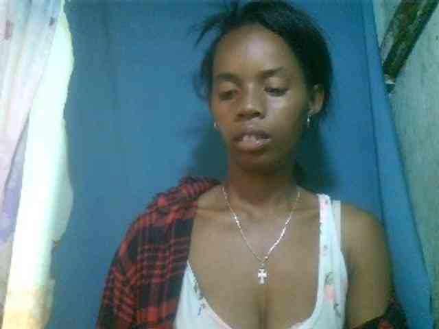 Fanihsexy bongacams live cam model