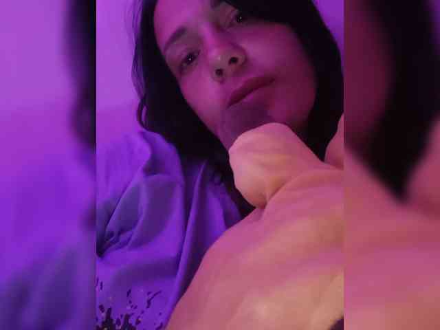 Nadezdaa bongacams live cam model