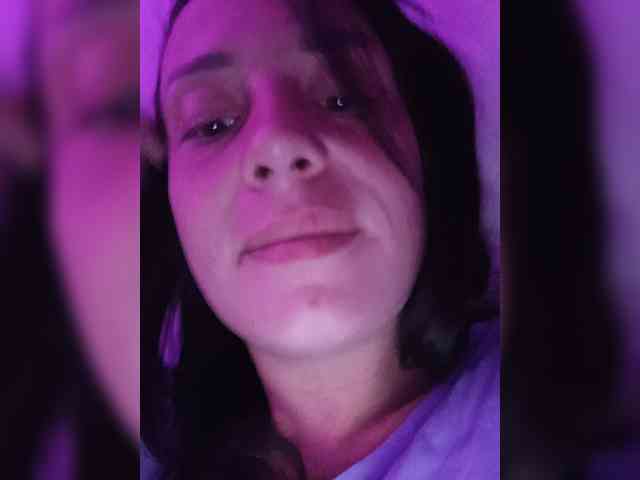 Nadezdaa bongacams live cam model
