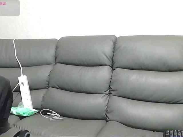 Almondmilka bongacams live cam model