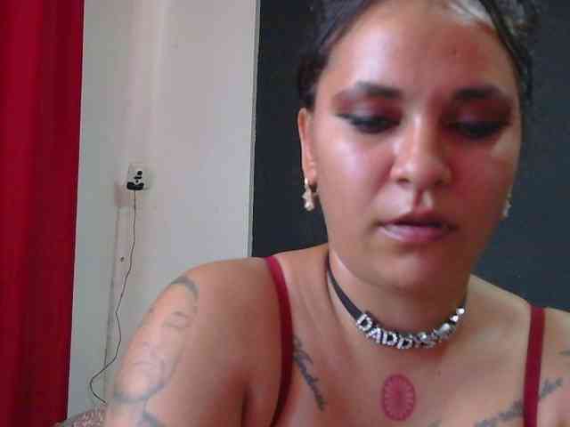 HotVenesse bongacams live cam model