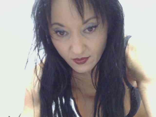MilfSindy bongacams live cam model