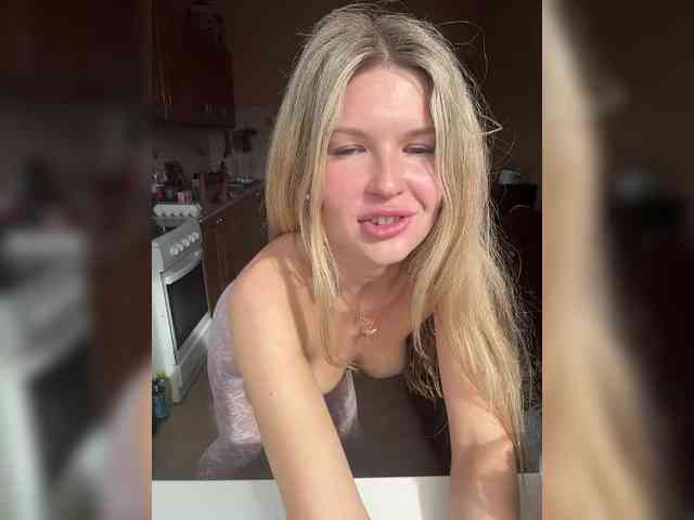 GiaVibey bongacams live cam model