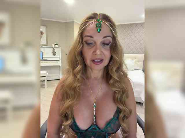 XxxSexyMilfxxX bongacams live cam model