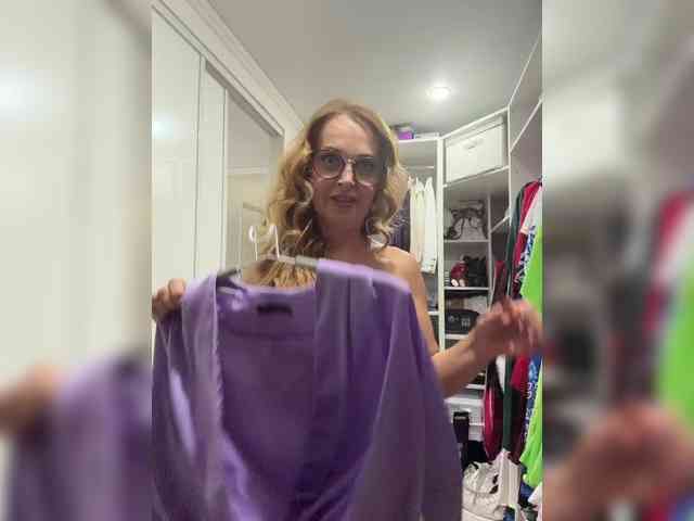 XxxSexyMilfxxX bongacams live cam model