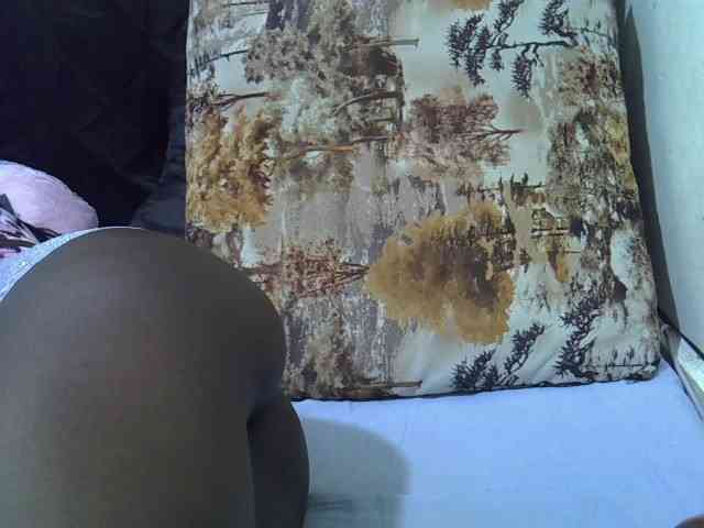 Cutteyslim9 bongacams live cam model