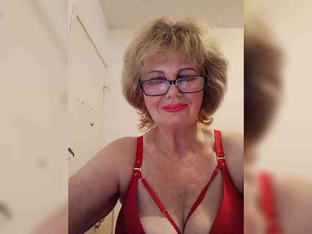 KASANDRABOLOSHKA bongacams live cam model