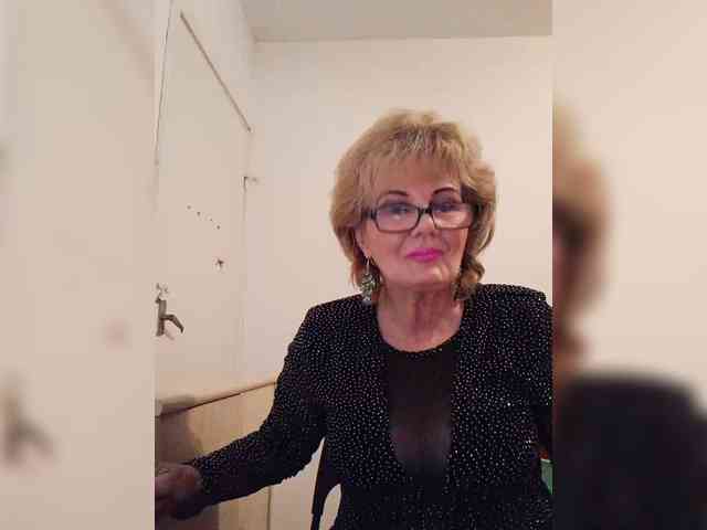 KASANDRABOLOSHKA bongacams live cam model
