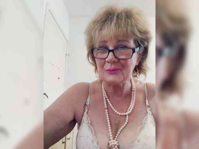 KASANDRABOLOSHKA bongacams live cam model