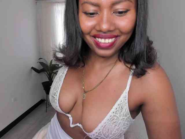 irissmoon777 bongacams live cam model