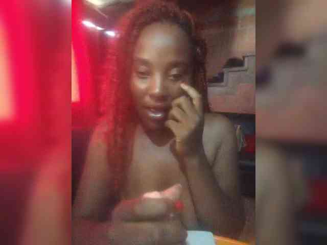 EmiliAddams bongacams live cam model