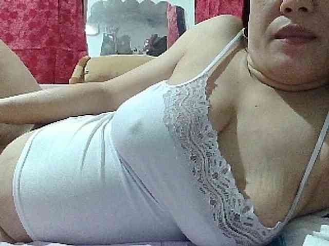 sweetinasia bongacams live cam model