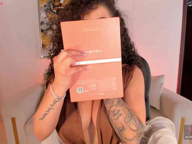 KylieJenkins bongacams live cam model