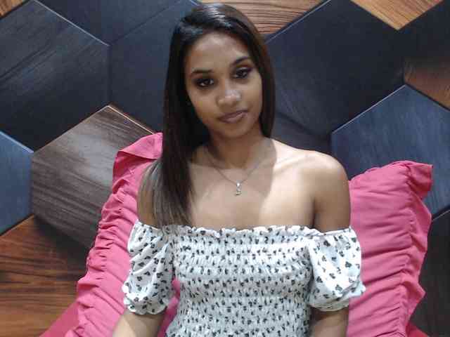 IndianAurora bongacams live cam model