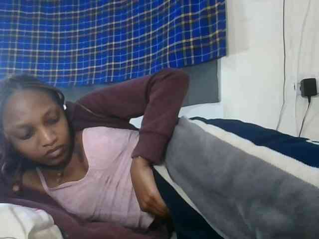 Vinsishly11 bongacams live cam model