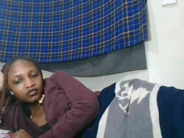Vinsishly11 bongacams live cam model