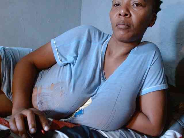 diamondboobs44dddx bongacams live cam model