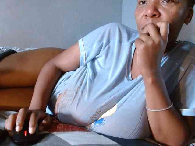 diamondboobs44dddx bongacams live cam model