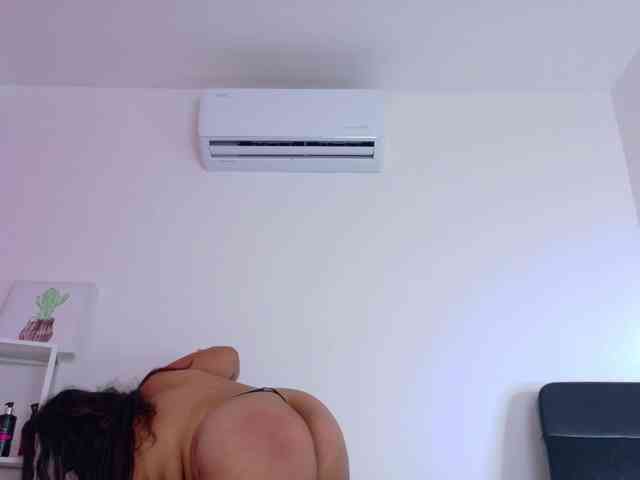 SeleneGibson bongacams live cam model