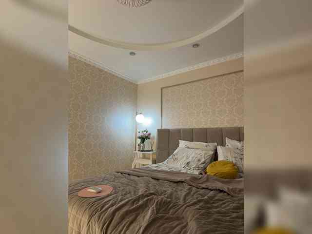 Vikusha bongacams live cam model