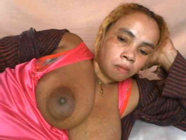 Amanah bongacams live cam model