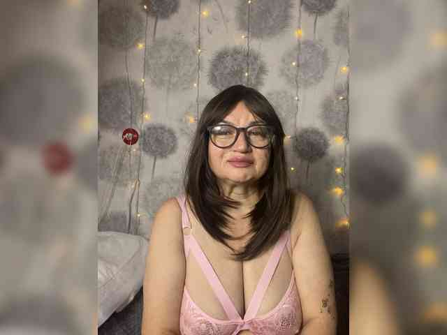 SVETIKBOMBOCHKA bongacams live cam model
