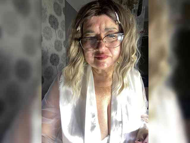 SVETIKBOMBOCHKA bongacams live cam model