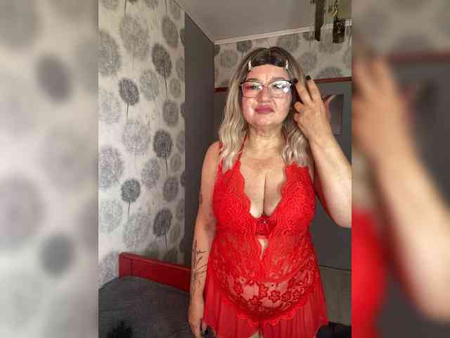 SVETIKBOMBOCHKA bongacams live cam model
