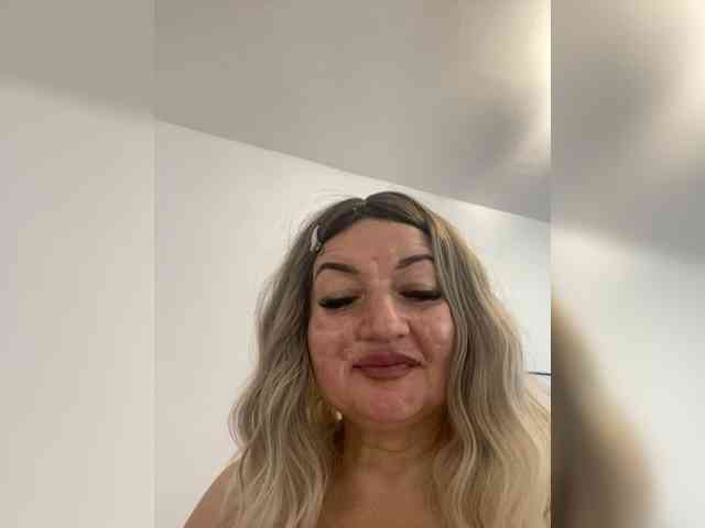 SVETIKBOMBOCHKA bongacams live cam model