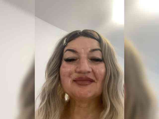SVETIKBOMBOCHKA bongacams live cam model