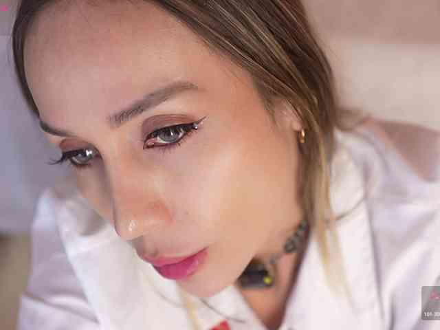 laurencarter1 bongacams live cam model