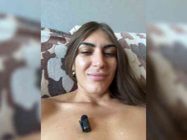 MaggieTurner bongacams live cam model