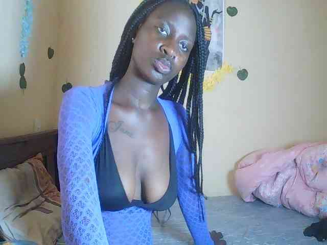 Sexydavinah bongacams live cam model