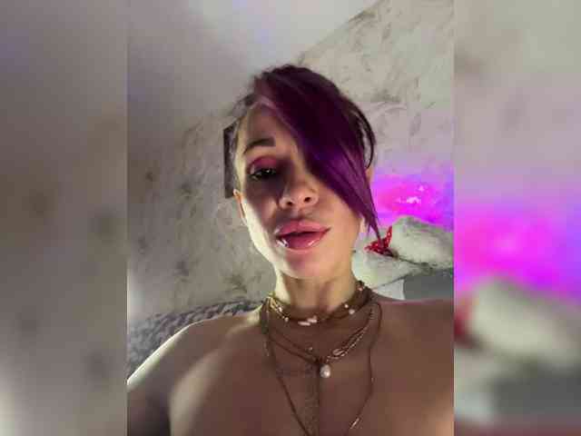 VIP17CoupleDream bongacams live cam model