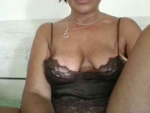 Althea000 bongacams live cam model