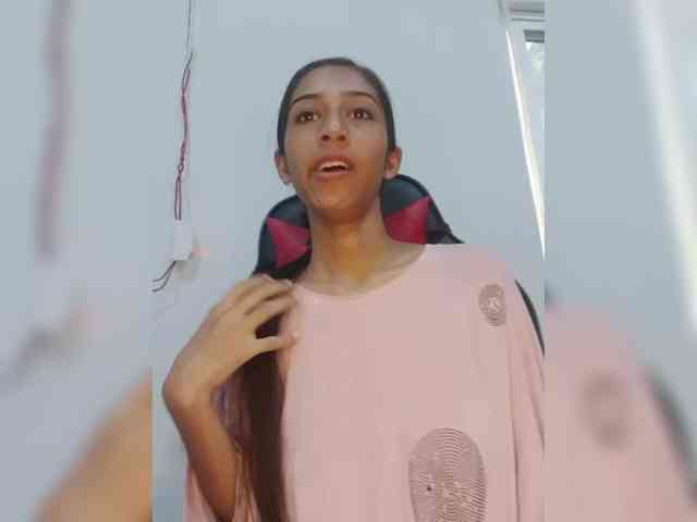 AlinaPopy bongacams live cam model