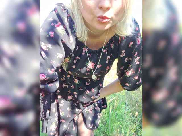 Lady-marshmallows bongacams live cam model