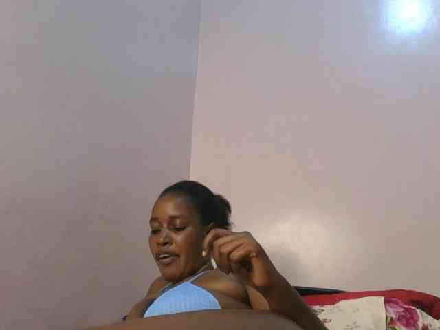 cute-africanah bongacams live cam model