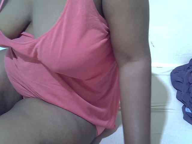 Ebonypussyy1 bongacams live cam model
