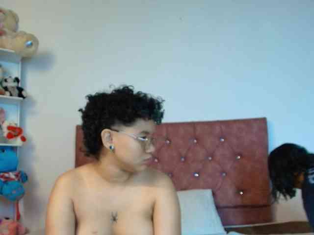 azul--honey bongacams live cam model